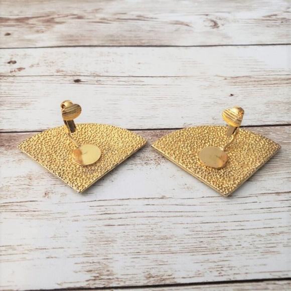 Vintage Clip On Earrings - Large Rounded Triangle Cream & Gold Tone - Picture 4 of 4